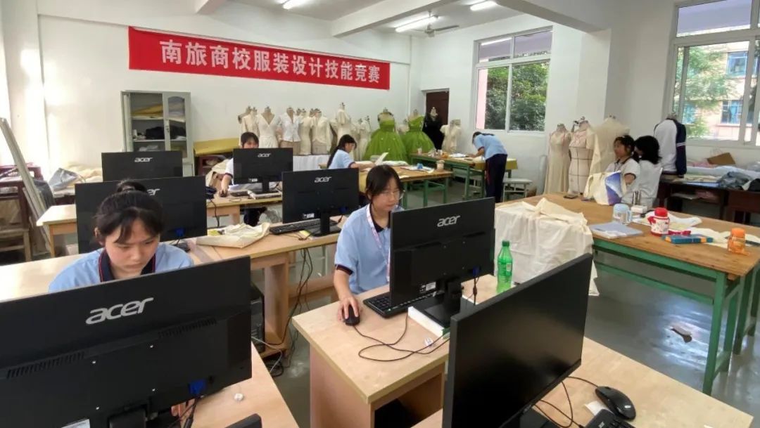 ��ƽ�������������Q(m��o)�W(xu��)У���̻��(d��ng)��ϵ�Ј�(b��o)�����ģ� | ��������׌��������á�������ƽ�������������Q(m��o)�W(xu��)У2023���I(y��)�������(d��ng)�ܻ��(d��ng)����չʾ