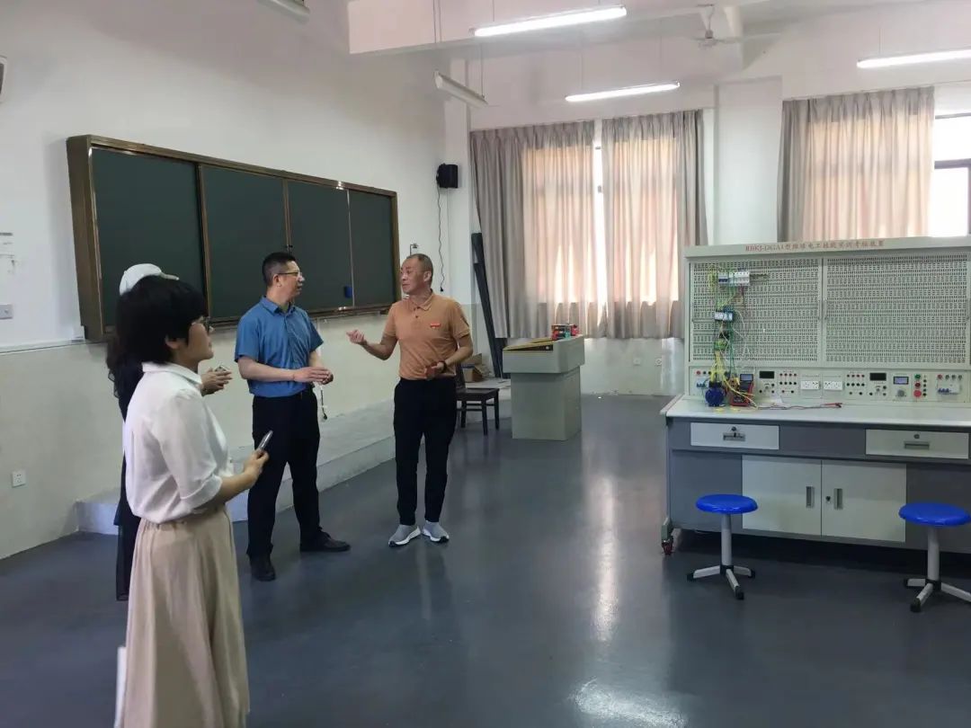 ��ƽ�C(j��)��I(y��)�W(xu��)У��У�H���������� ������ͬ�l(f��)չ