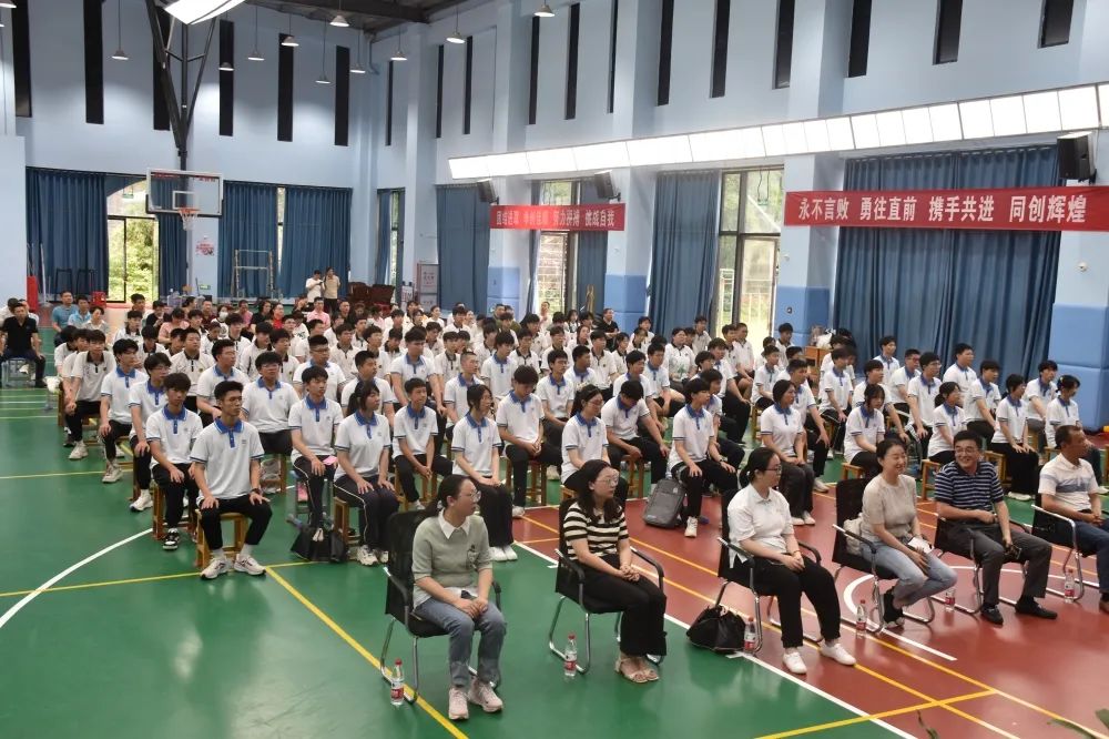 �����I(y��)�Ќ��W(xu��)У�������I(y��)�Ќ��e�С����۸����ࡱ�_���ߡ���������Ӗ(x��n)���ء����ƃxʽ
