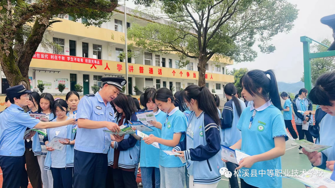 	 ��Ϫ�h�е��I(y��)�W(xu��)У������(zh��ng)��(y��u) ��(zh��ng)�� ��(zh��ng)Ч�����ν������� ����(chu��ng)��������������Ϫ�h�е��I(y��)���g(sh��)�W(xu��)У�e�С����������ҡ����ƃxʽ