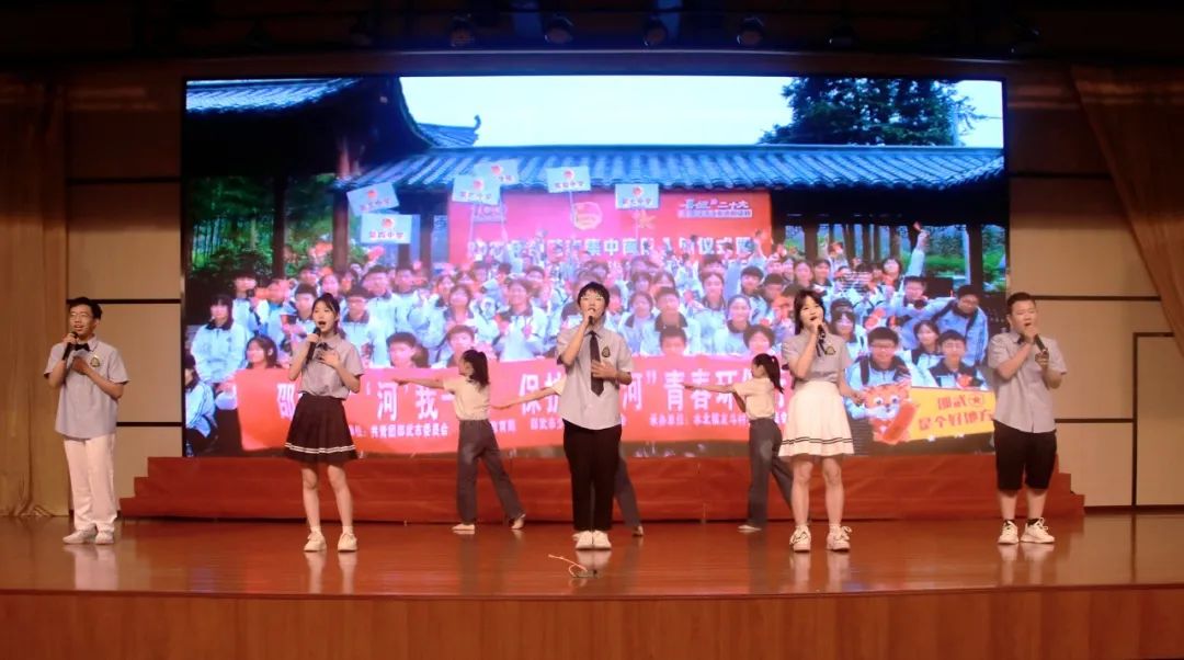 ��ƽ���}���߼������W(xu��)У��​��У�������н���l(xi��ng)����ütɫ�����Ļ���(ji��)��ӫI(xi��n)��