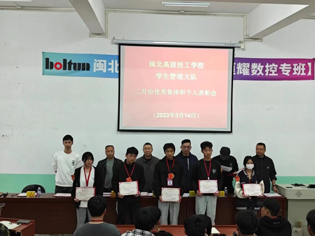 ��ƽ���}���߼������W(xu��)У���}���߼������W(xu��)У�W(xu��)��������ꠃ�(y��u)�㼯�w�͂��˱��Õ�