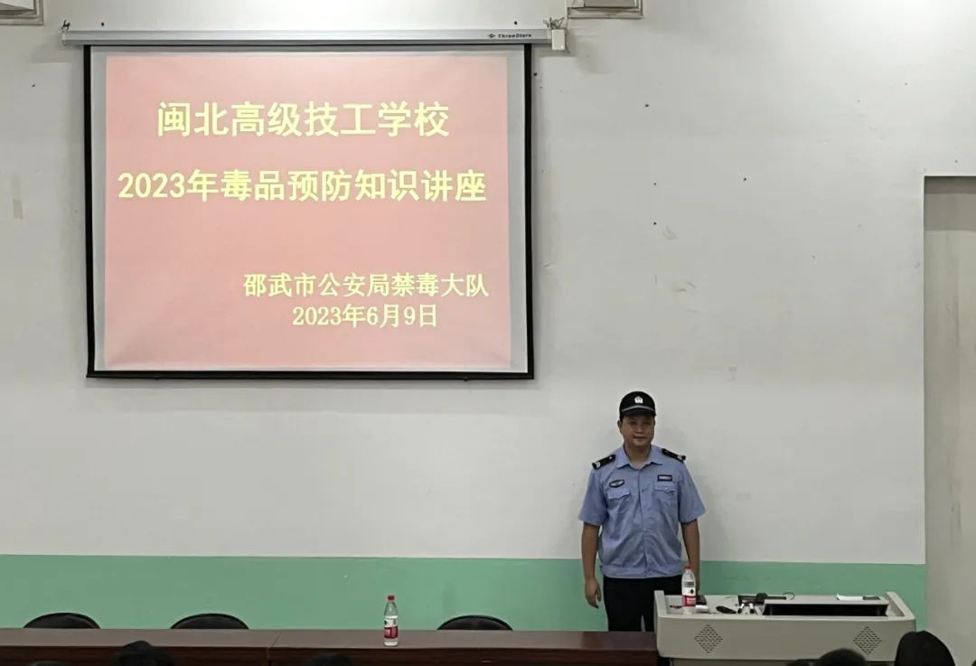 ��ƽ���}���߼������W(xu��)У������������h(yu��n)�x��Ʒ�������������M(j��n)У�@