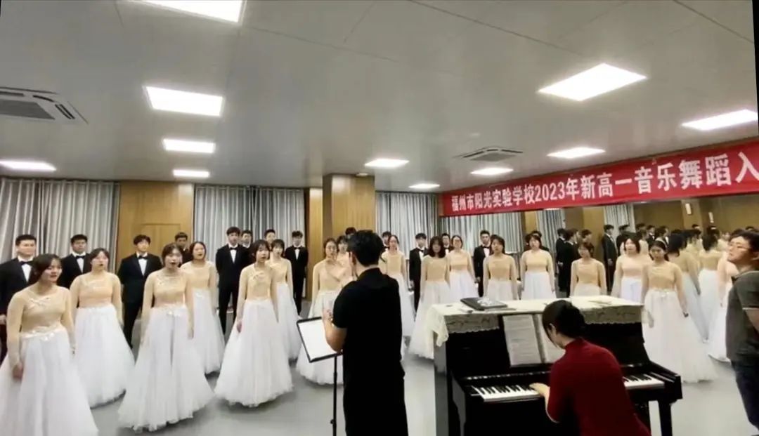 ����ꖹ���H�W(xu��)У����ϲ��(b��o)���Ĵ��s(li��n)����У���в��٫@�Rβ�^(q��)�������ϳ���ِ�ЌW(xu��)�Mһ�Ȫ�(ji��ng)��