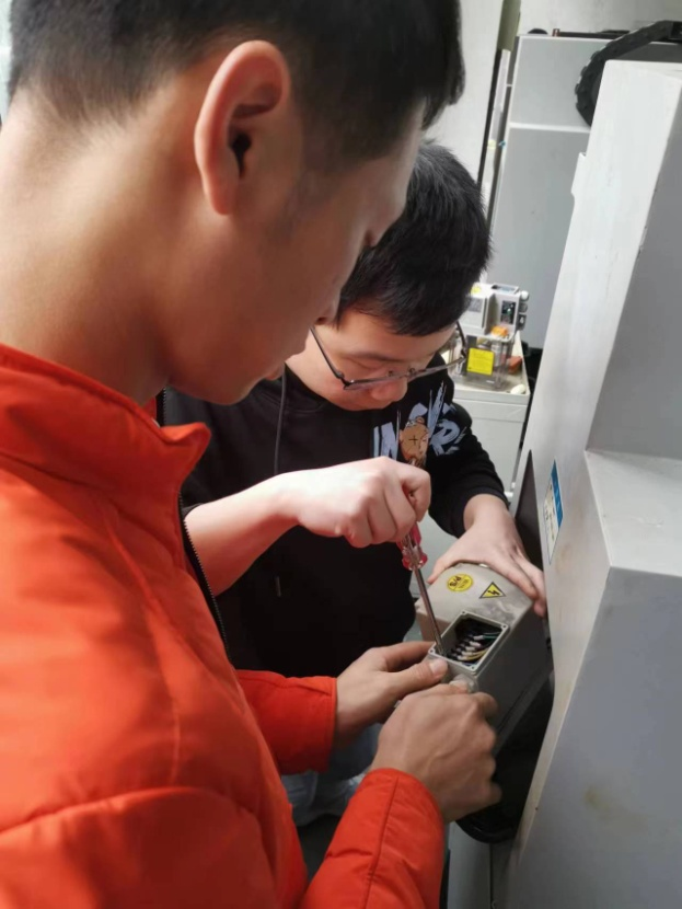 ��ƽ���}���߼������W(xu��)У�����㱾��λ�l(f��)�]�h�T���h���I(l��ng)����