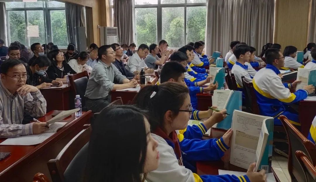 �B���A�S�ЌW(xu��)���������I(l��ng)�����¡�ͬ�n����(g��u)�ٽ̿������пh����������(li��n)�ϵ�У�_(k��i)չ�̌W(xu��)��ӑ���(d��ng)