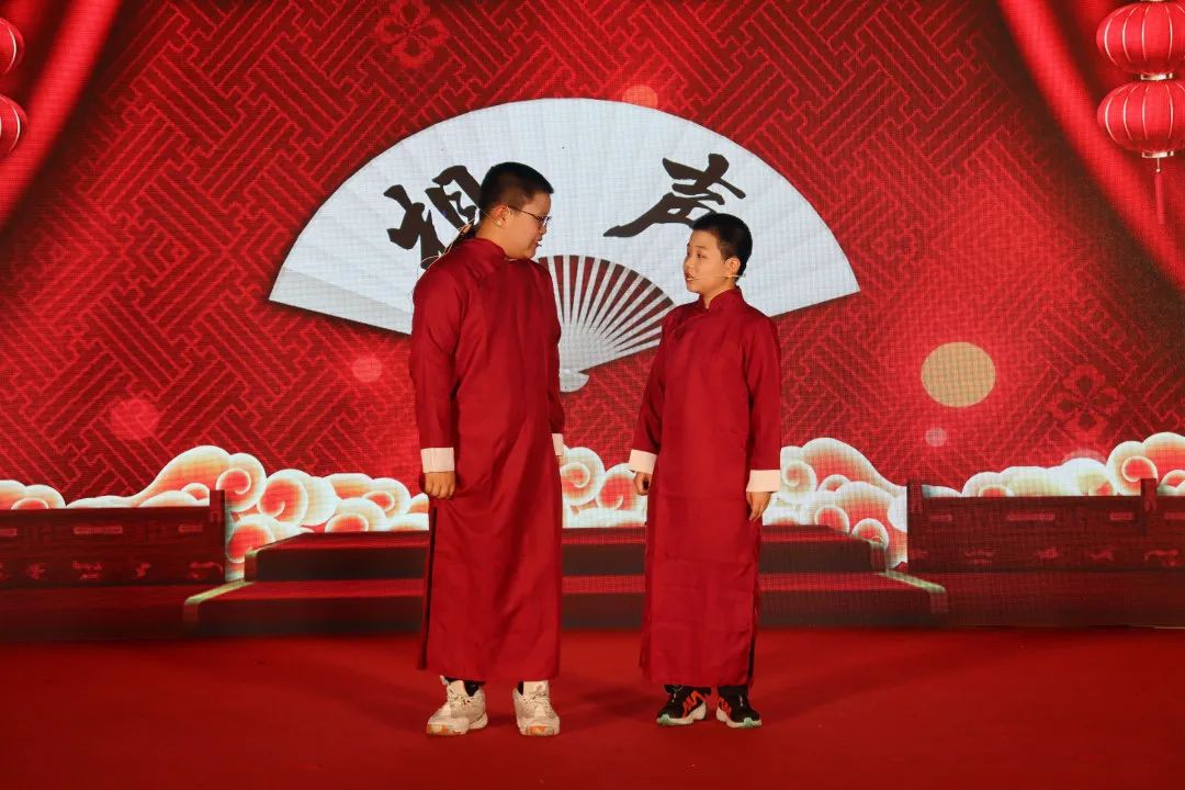�����p���ЌW(xu��)���ഺ����(m��ng) ��(qi��ng)��(gu��)����ح��У�ɹ��e�k������퍷��A��������p�������}��ˇ�R�ݻ��(d��ng)