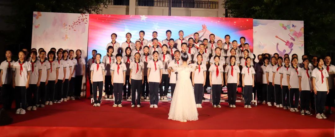�����p���ЌW(xu��)���ഺ����(m��ng) ��(qi��ng)��(gu��)����ح��У�ɹ��e�k������퍷��A��������p�������}��ˇ�R�ݻ��(d��ng)