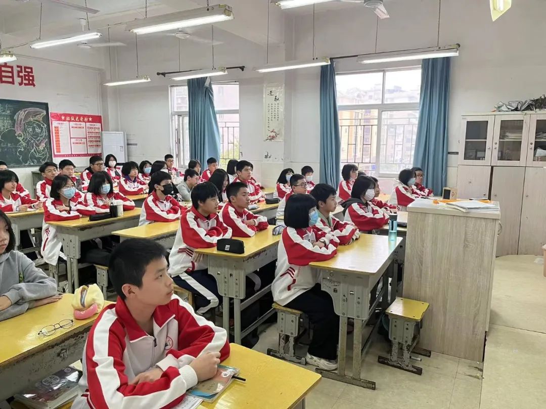 �_Դ�h�����ЌW(xu��)�������hͯ�С��c(di��n)ȼ�x���� ����MУ�@�����_Դ�����_չ�����x�������}���(d��ng)