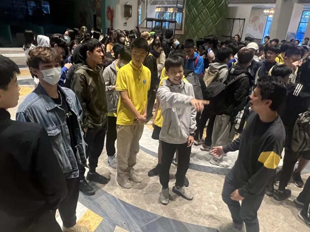 �B�T(m��n)ẏB��(gu��)�H�W(xu��)У��Spring Field Trip to Quanzhou City