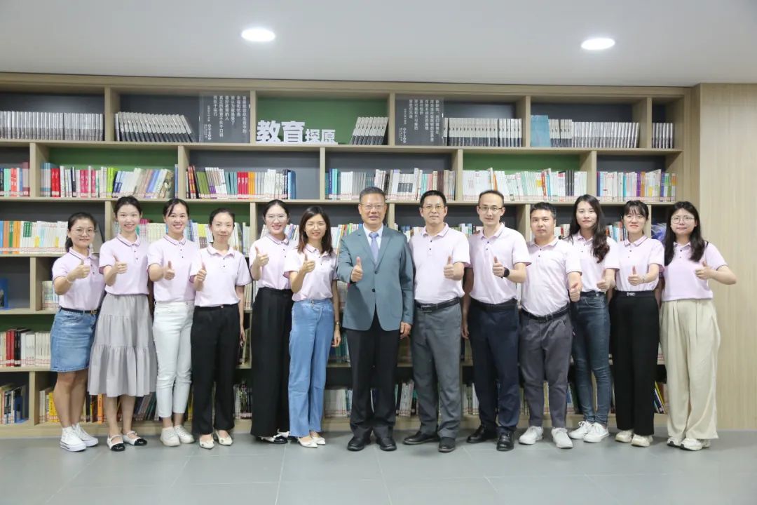 �B�T(m��n)Ӣ�ŌW(xu��)У���󎟹����� | �L(f��ng)�����ǓP(y��ng)���r(sh��)����嫹�����(j��)�溣 ������С�����ڵڶ���ָ��(d��o)�B�T(m��n)Ӣ�ŌW(xu��)�������h(yu��n)�ࡱ�W(xu��)�T�M(j��n)�м��н�����ӑ