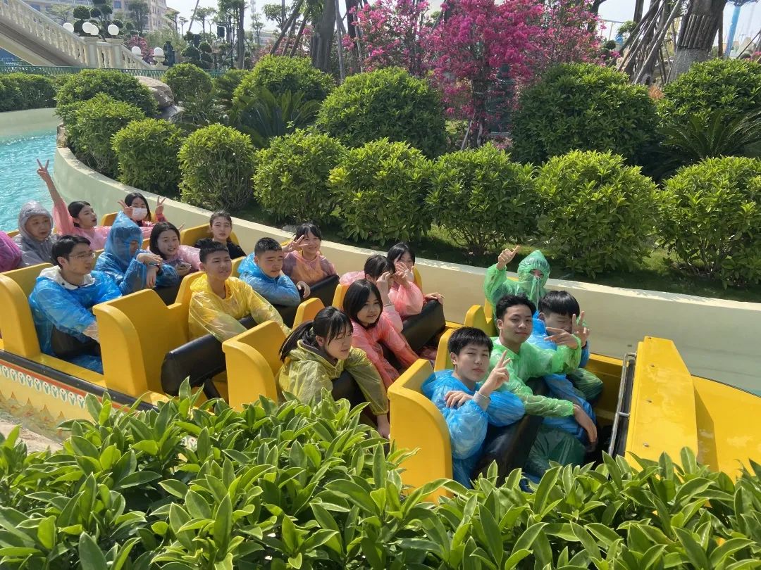 �B�T(m��n)ẏB��(gu��)�H�W(xu��)У��Spring Field Trip to Quanzhou City