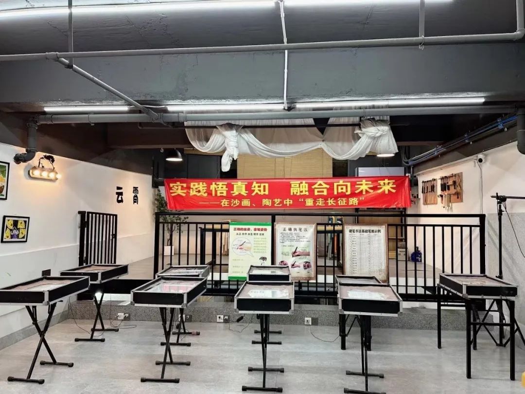 �������ˌW(xu��)У����(sh��)�`����֪���ں���δ��������ɳ������ˇ�С������L��·��