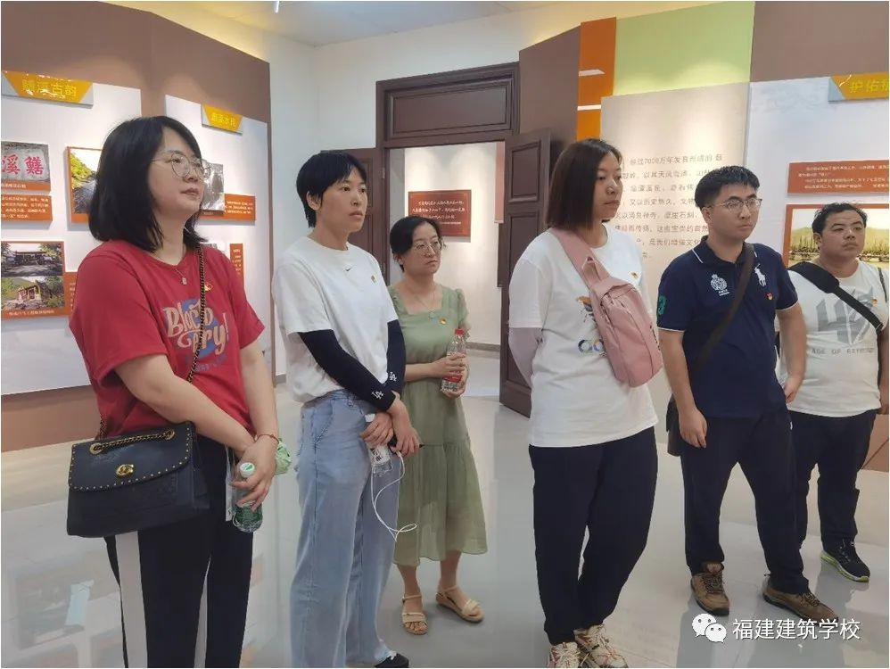 �����E����˼�����T�һꡢ��ʹ���������r�����̎������й�<a href=http://www.tzshuifang.com/school-361/ target=_blank class=infotextkey>���������WУ</a>����֧��ί�T�����}�h�ջ��