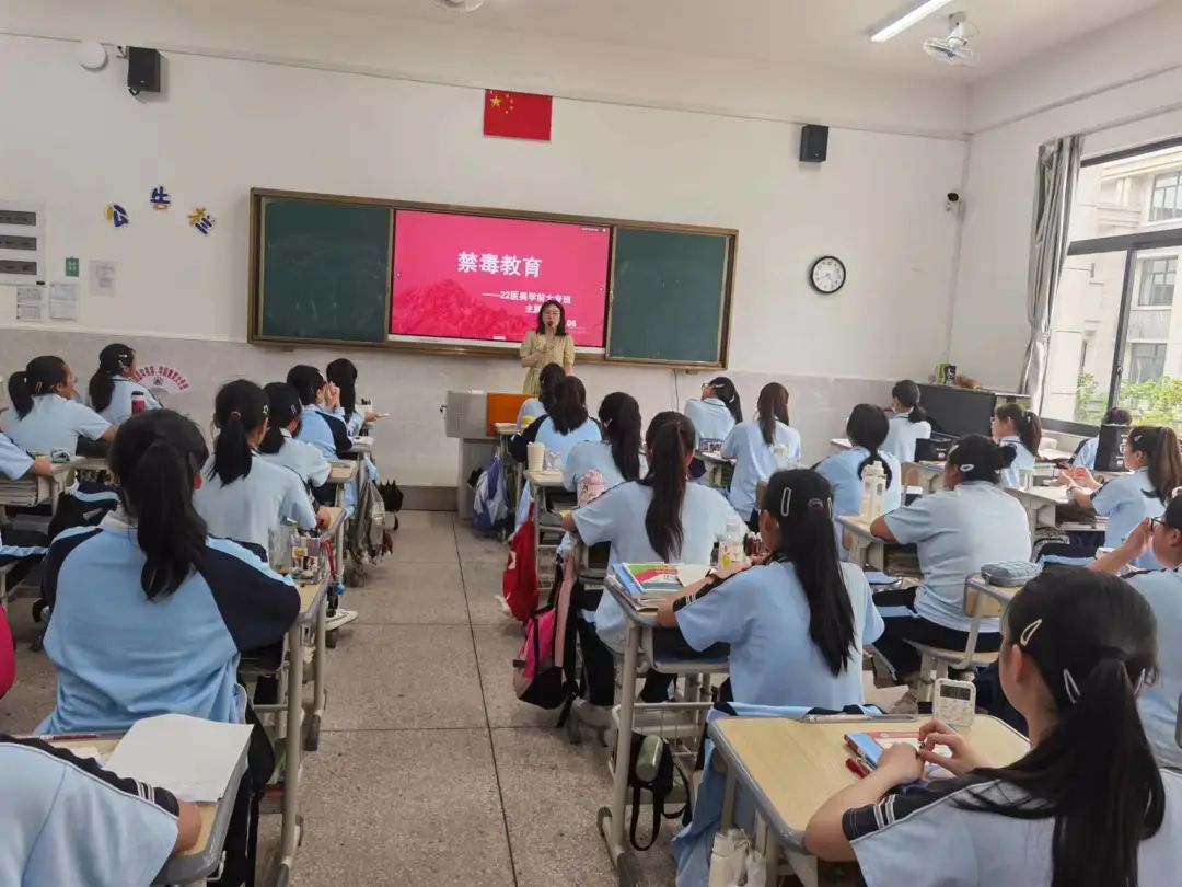 <a href=http://www.tzshuifang.com/school-3041/ target=_blank class=infotextkey>�B����֥�����Ќ��WУ</a>|�������������L���Gɫ�o��������