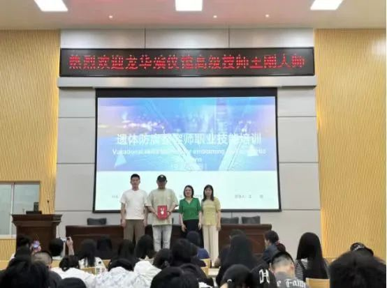 <a href=http://www.tzshuifang.com/school-368/ target=_blank class=infotextkey>����ʡ�����W(xu��)У</a>