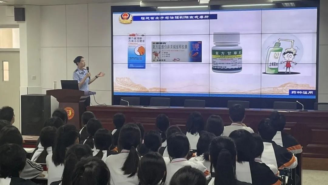 ����ʡ<a href=http://www.tzshuifang.com/school-420/ target=_blank class=infotextkey>����ؔ�������I(y��)�Ќ��WУ</a>