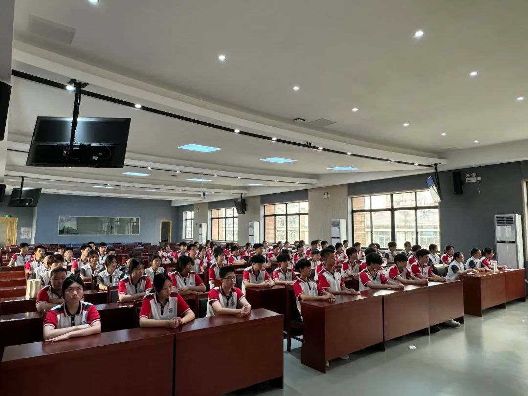 <a href=http://www.tzshuifang.com/school-485/ target=_blank class=infotextkey>����ʡ�ڶ��߼������W(xu��)У</a>¡���e��2024���һ���F(tu��n)�T��F(tu��n)�xʽ