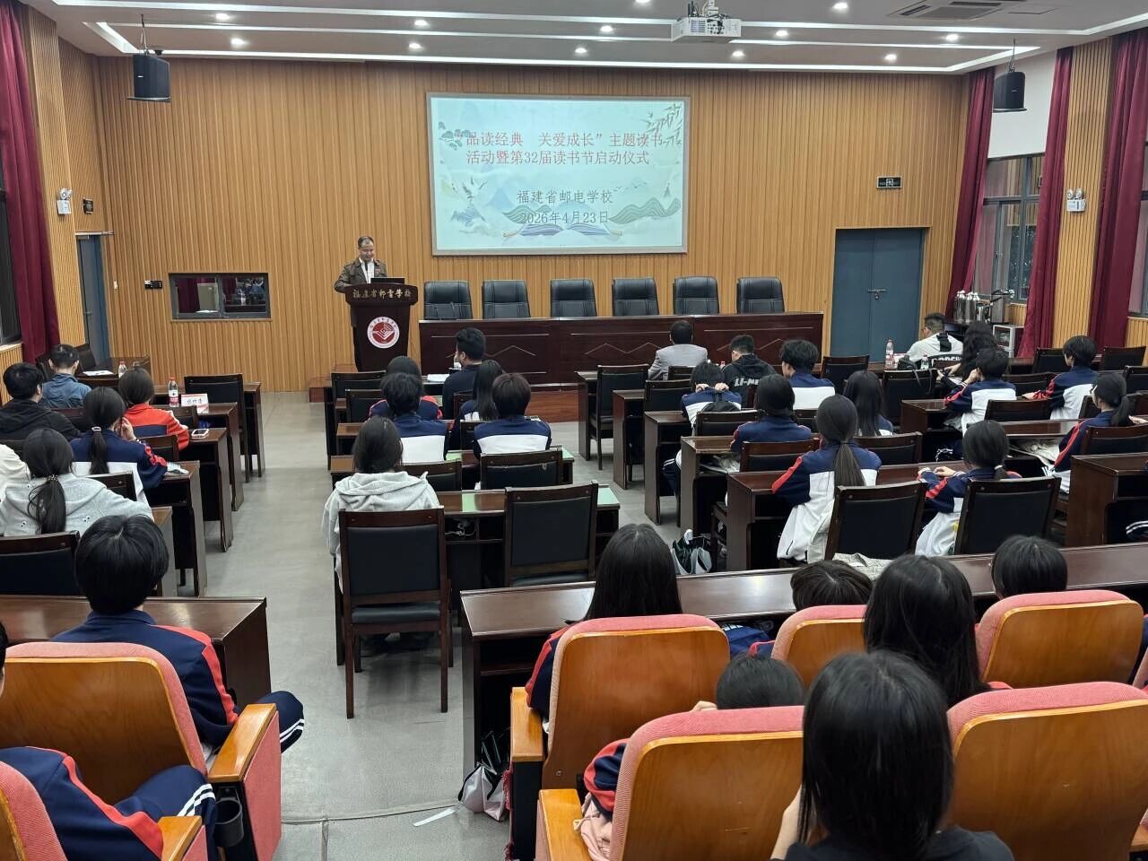 ��Ʒ�x��(j��ng)�� �P�۳��L������<a href=http://www.tzshuifang.com/school-369/ target=_blank class=infotextkey>����ʡ�]늌WУ</a>�e�k��32���x����(ji��)���Ӄxʽ