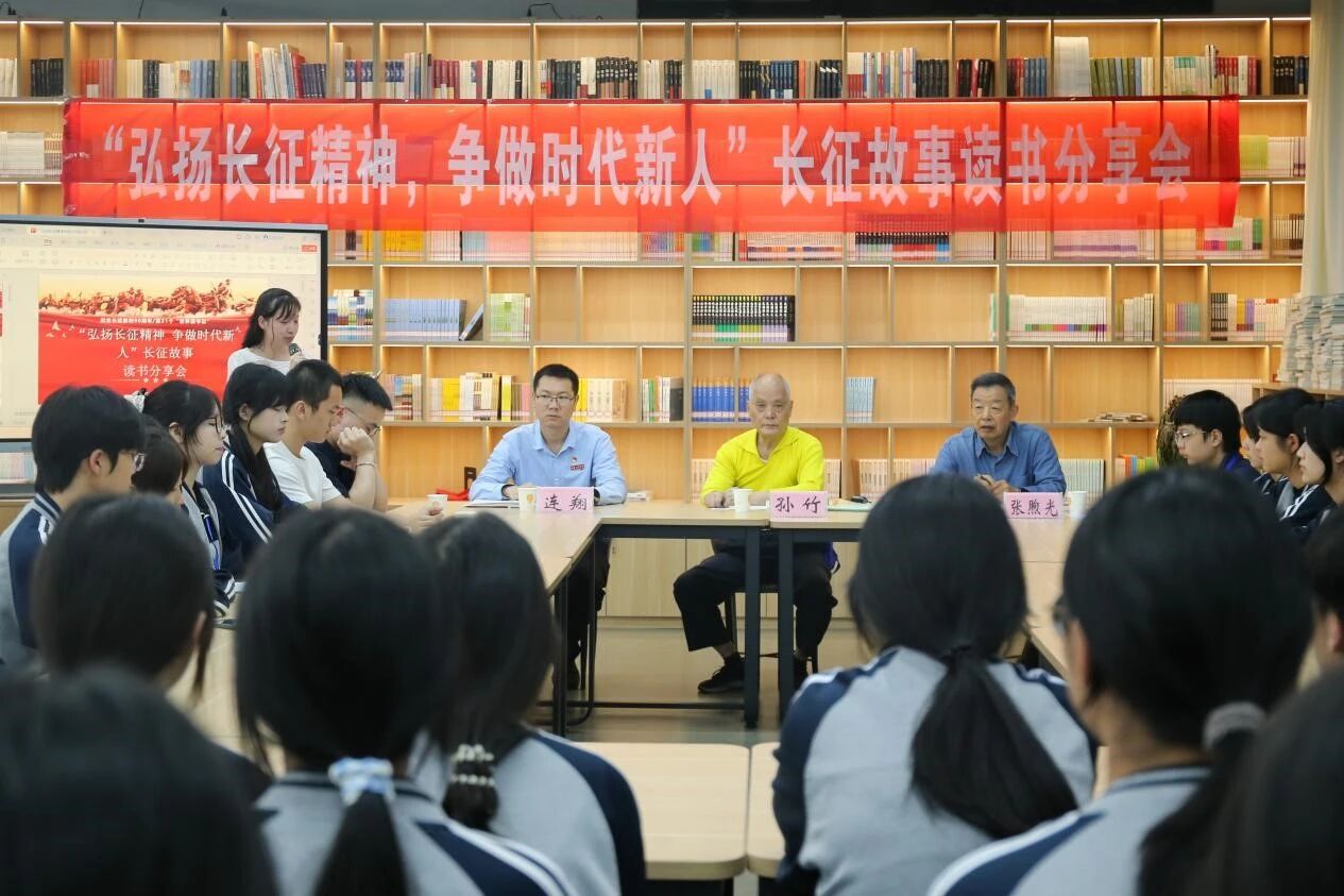 ���㝙(r��n)У�@;��x����L(zh��ng)����<a href=http://www.tzshuifang.com/school-364/ target=_blank class=infotextkey>�������Q(m��o)�W(xu��)У</a>�_չ�x����ϵ�л��(d��ng)