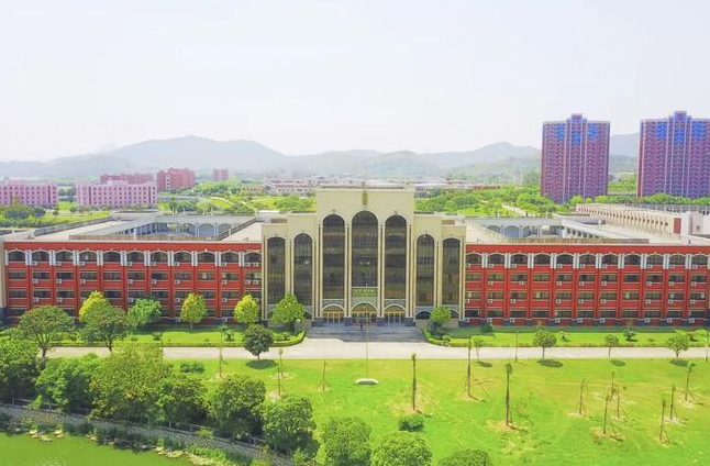 仰恩大學全日制四年自考大專招生對象是什么?