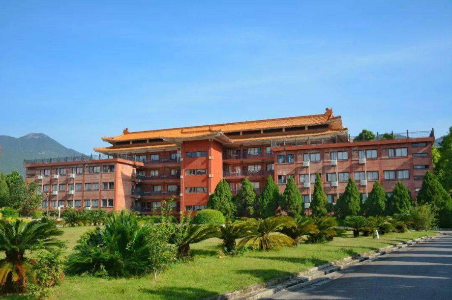 仰恩大學(xué)全日制四年自考大專怎么樣?
