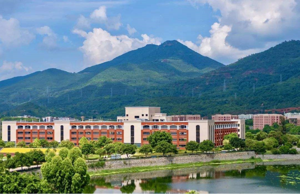 仰恩大學(xué)全日制四年自考大專是全日制學(xué)歷嗎?