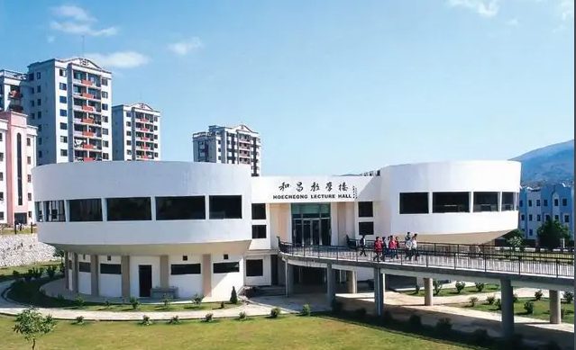 仰恩大學全日制四年自考大專好不好?