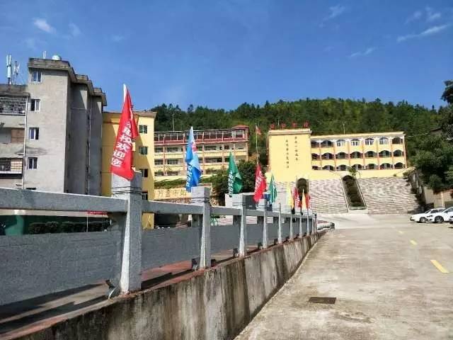 ���Ϳh�е��I(y��)���g(sh��)�W(xu��)У
