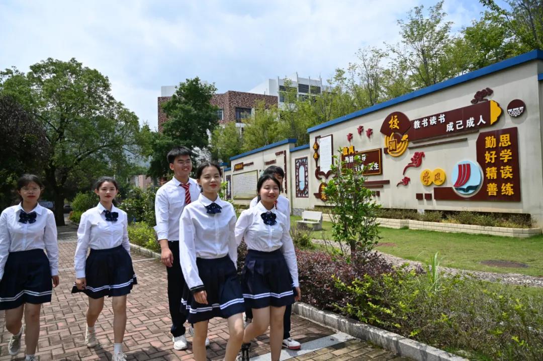 <a href=http://www.tzshuifang.com/school-476/ target=_blank class=infotextkey>��̩���l(xi��ng)���O(sh��)�I(y��)�Ќ��W(xu��)У</a>