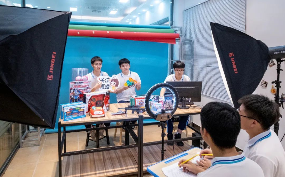 2023��<a href=http://www.tzshuifang.com/school-363/ target=_blank class=infotextkey>Ȫ�ݹ��������I(y��)�Ќ��W(xu��)У</a>������(ji��n)��