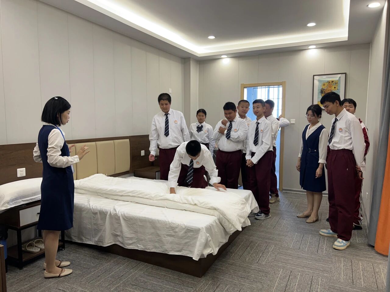 �B�T���谲�^(q��)�����W(xu��)У2026���＾��������